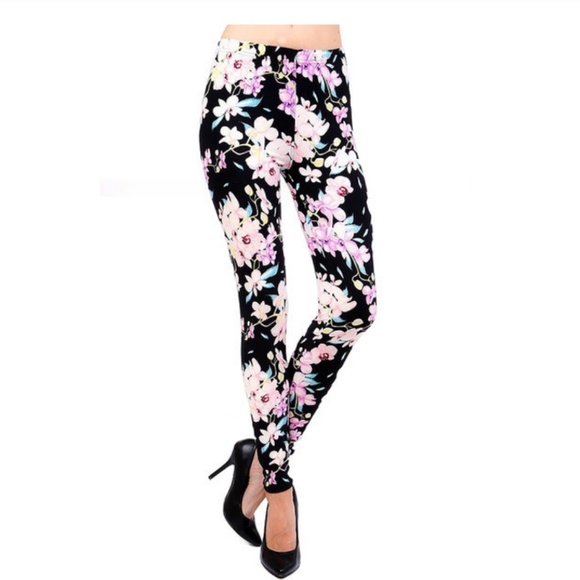 Super Soft Pretty in Pink Floral Leggings - Picture 2 of 4